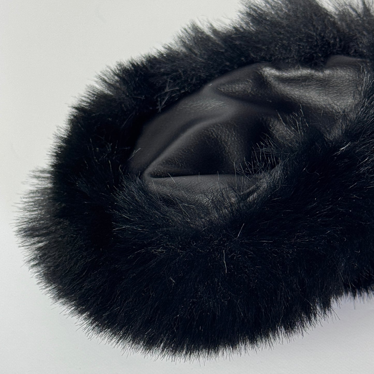 Helmet EARZ - Black & Black Leather - Mini Round